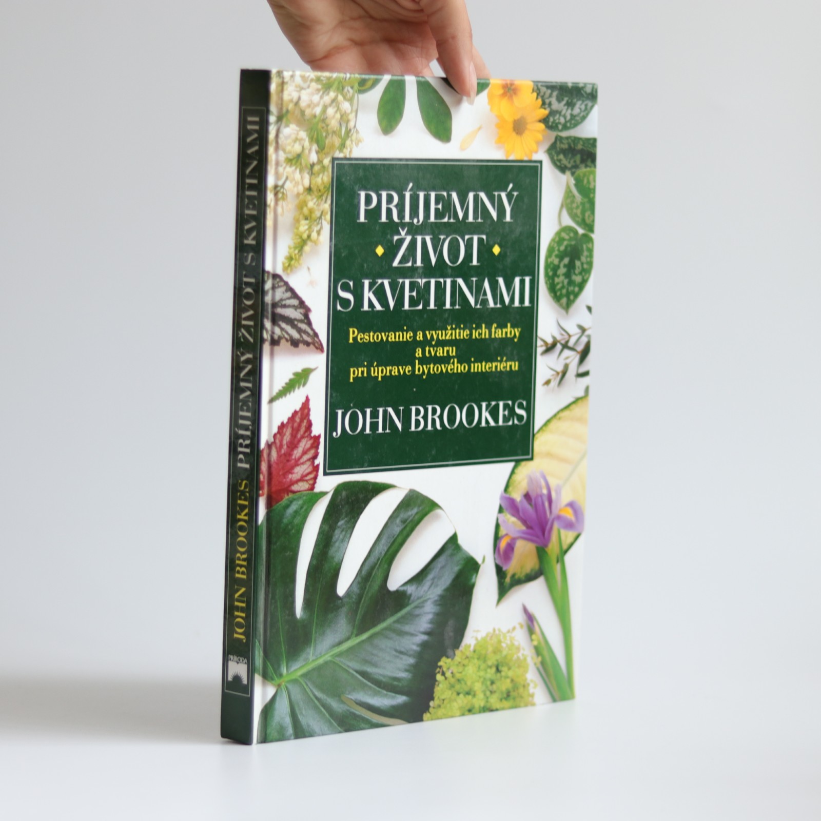 prijemny zivot s kvetinami brookes (1) Obálka knihy Príjemný život s kvetinami - John Brookes